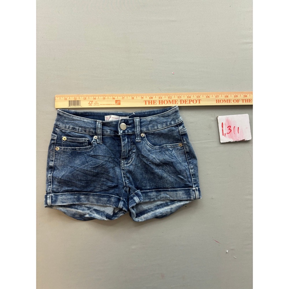 No Boundaries Juniors Denim Shorts Cloud Wash Cuffed Stretch Blue Size 3
